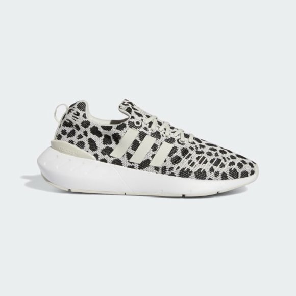 Adidas Originals Swift Run 22 Low Womens Running Shoes White GZ4976 NEW Multi Sz - Picture 2 of 9